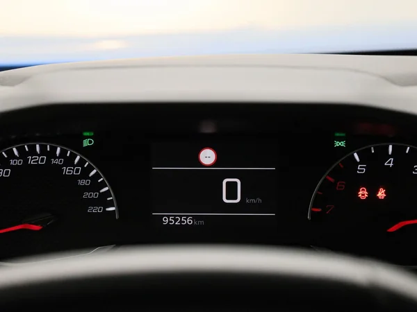 Peugeot 2008 (2022) — foto 38 van 39
