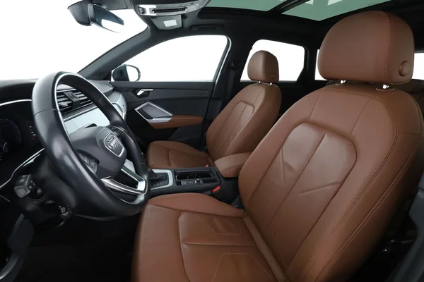 Audi Q3 (2021) — foto 16 van 16