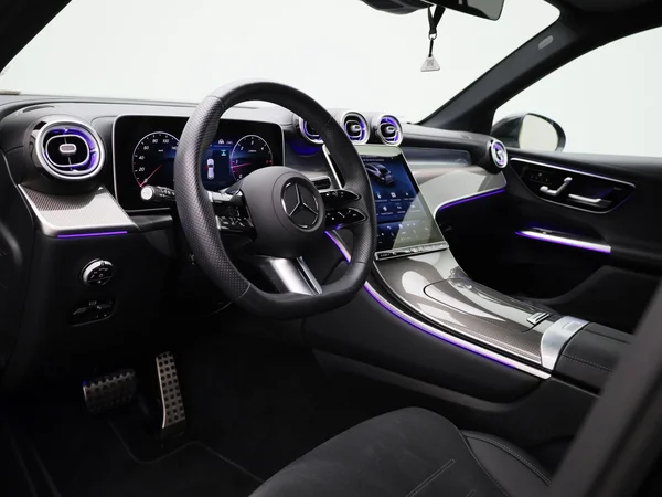 Mercedes-Benz GLC (2025) — foto 28 van 43