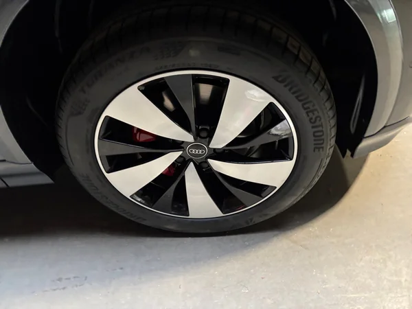 AUDI Q6 e-tron (2024) — foto 16 van 24