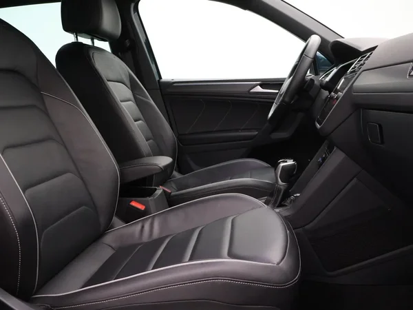 Volkswagen Tiguan (2021) — foto 29 van 33
