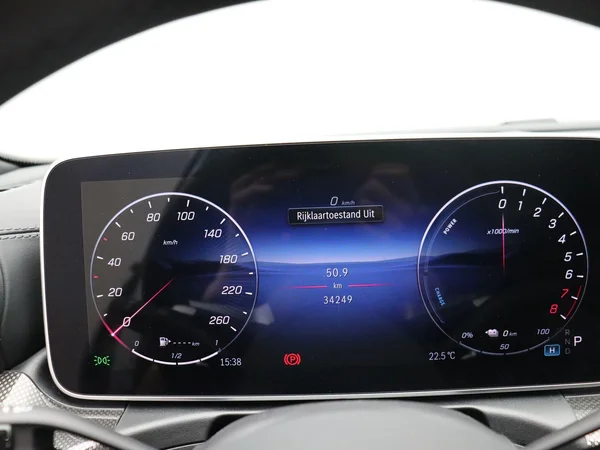 Mercedes-Benz C-Klasse (2025) — foto 5 van 25