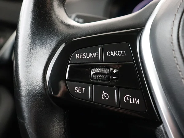 BMW 530 (2021) — foto 9 van 35