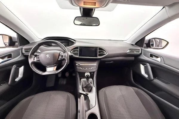 Peugeot 308 (2021) — foto 10 van 38