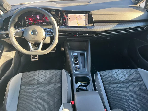 VOLKSWAGEN Golf VIII (2022) — foto 15 van 18