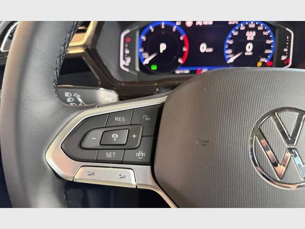 VOLKSWAGEN Touran (2026) — foto 6 van 22