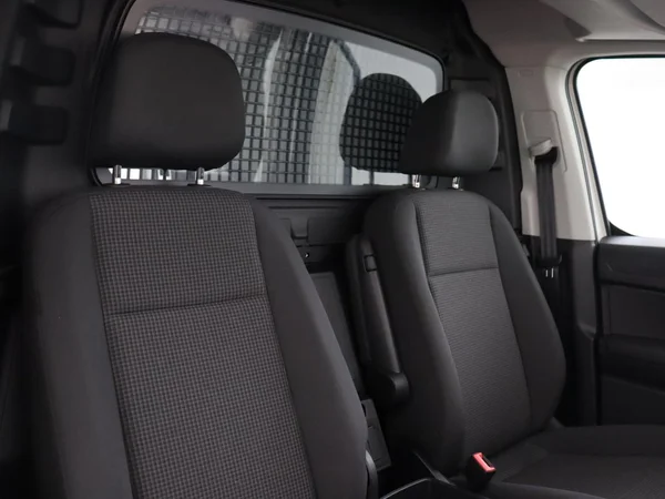 VOLKSWAGEN Caddy Maxi Cargo (2025) — foto 16 van 18