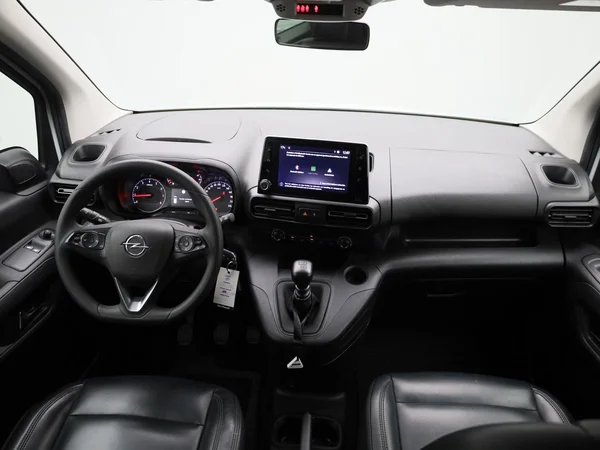 Opel Combo Life (2023) — foto 26 van 34