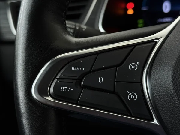 RENAULT Captur (2022) — foto 9 van 29
