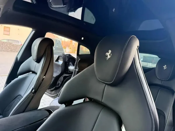 Ferrari Purosangue (2025) — foto 7 van 37