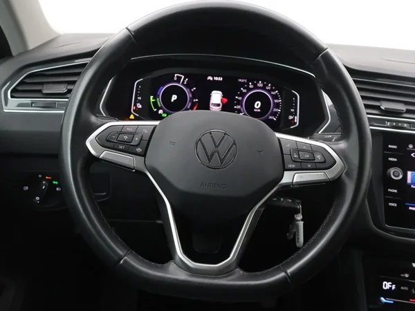 Volkswagen Tiguan (2022) — foto 3 van 27