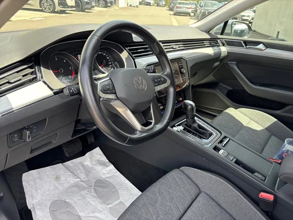VOLKSWAGEN Passat Variant (2022) — foto 3 van 22