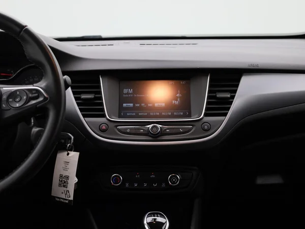 Opel Crossland X (2020) — foto 3 van 37
