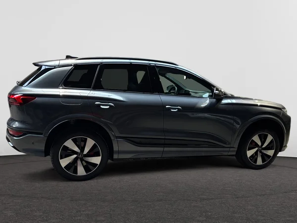 AUDI Q6 e-tron (2024) — foto 4 van 24