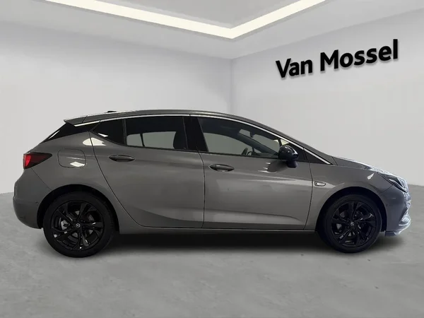 Opel Astra (2018) — foto 16 van 20