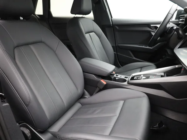AUDI A3 Sportback (2024) — foto 11 van 22