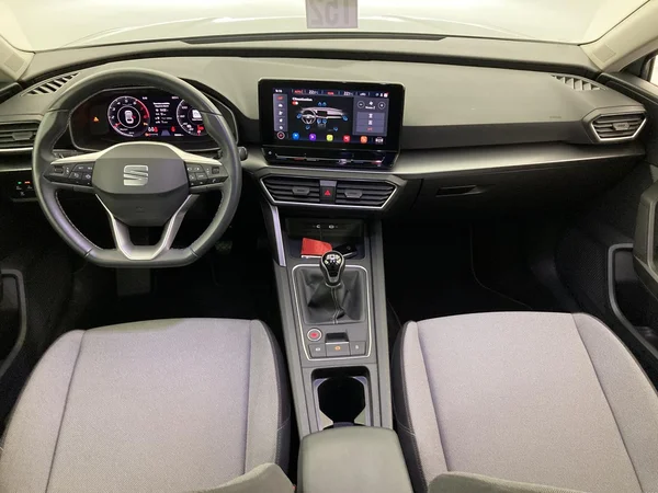SEAT Leon ST (2024) — foto 7 van 36