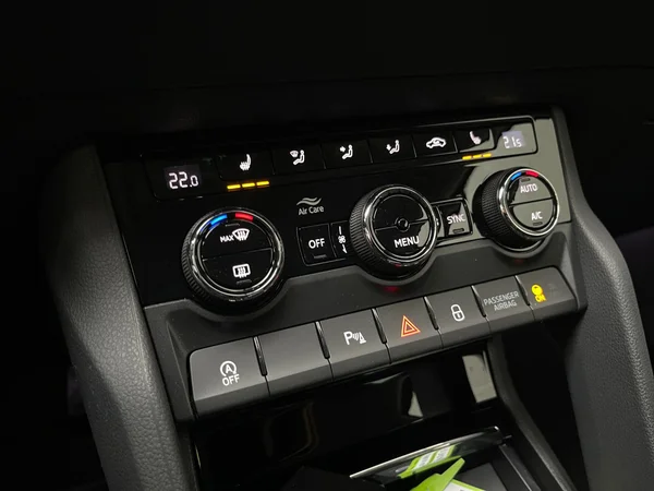 SKODA Karoq (2025) — foto 11 van 13