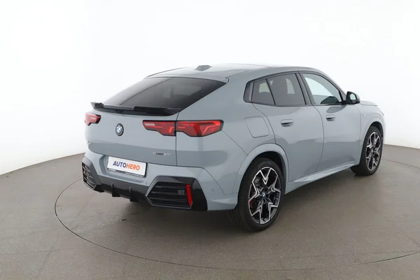 BMW X2 (2025) — foto 12 van 16