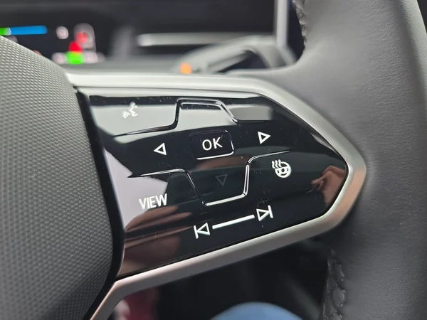 VOLKSWAGEN ID.7 Tourer (2025) — foto 16 van 36