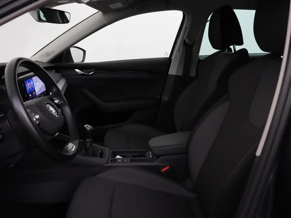 SKODA Octavia (2021) — foto 2 van 26