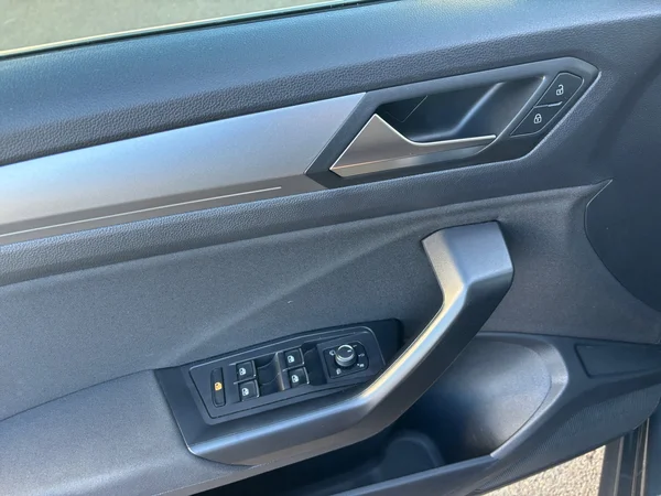 VOLKSWAGEN T-Roc (2021) — foto 5 van 16