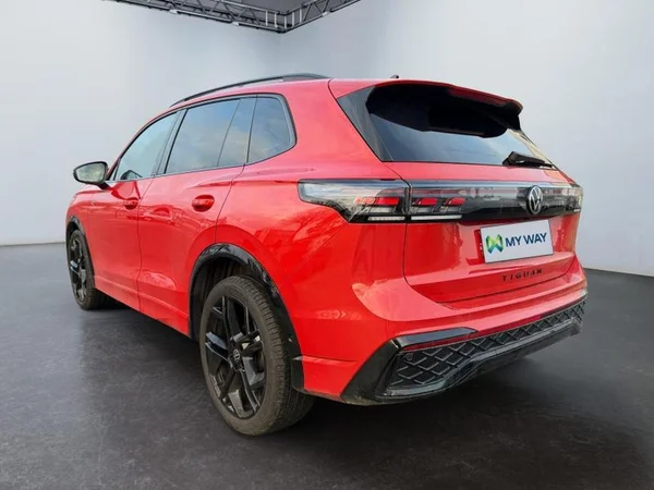 VOLKSWAGEN Tiguan (2024) — foto 22 van 27
