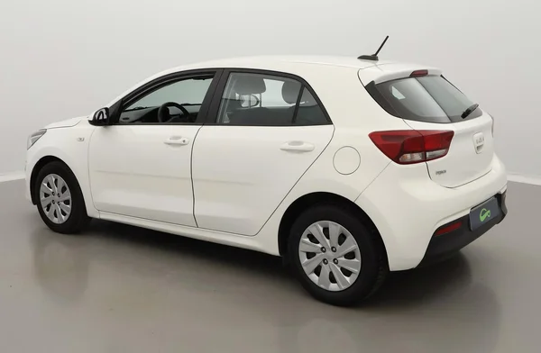 Kia Rio (2022) — foto 19 van 25