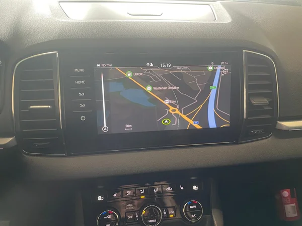 SKODA Karoq (2022) — foto 5 van 21