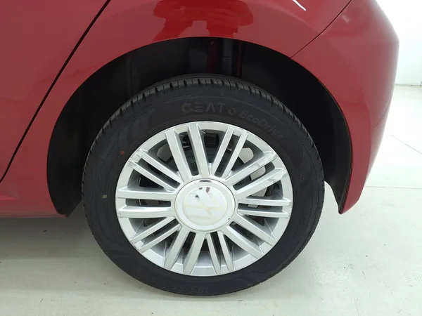 Volkswagen Up! (2022) — foto 9 van 23