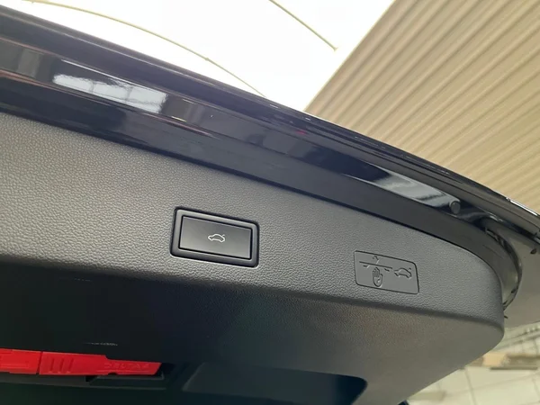 VOLKSWAGEN Golf VIII SW (2023) — foto 7 van 16