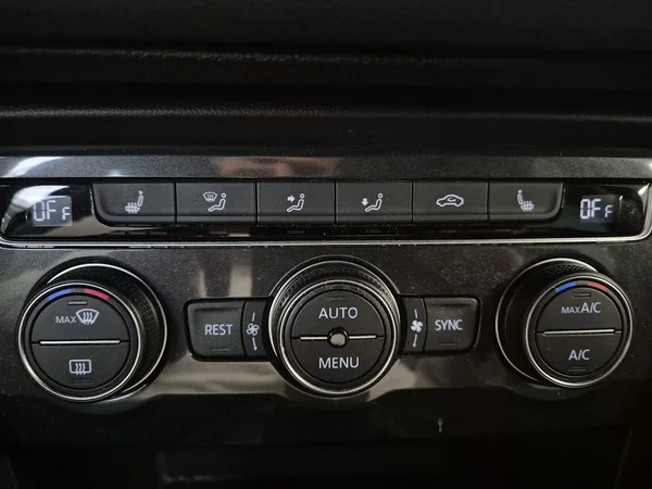Volkswagen Tiguan (2018) — foto 8 van 23
