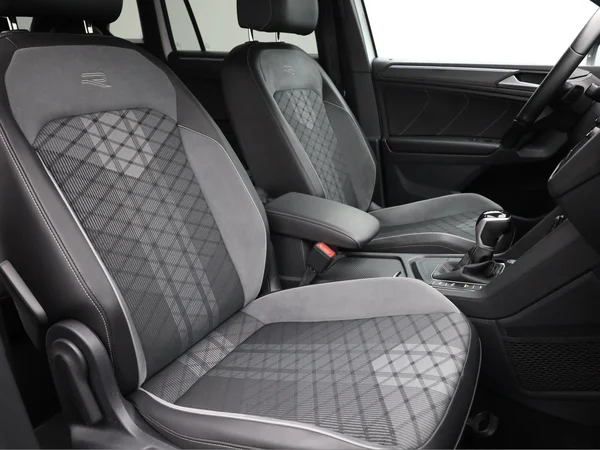 VOLKSWAGEN Tiguan eHybrid (PHEV) (2022) — foto 17 van 22