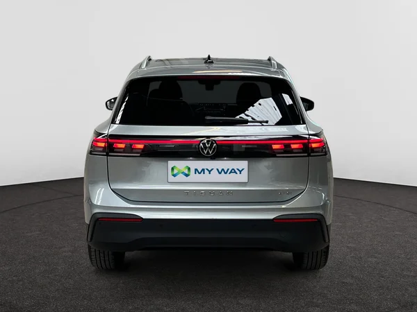 VOLKSWAGEN Tiguan (2024) — foto 15 van 20