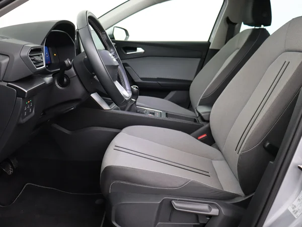 SEAT Leon (2023) — foto 2 van 26