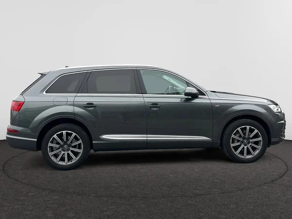 AUDI Q7 (2016) — foto 20 van 24