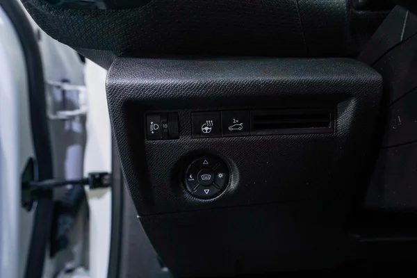 Citroen E-C4 X (2023) — foto 16 van 50