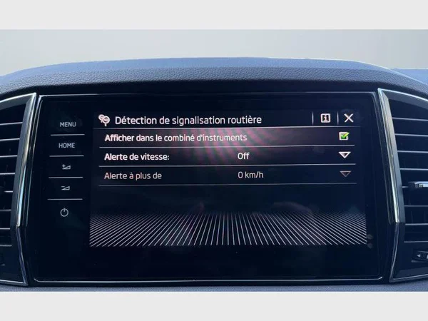 Skoda Karoq (2023) — foto 13 van 30