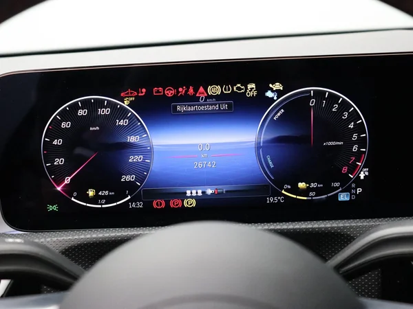 Mercedes-Benz CLA (2024) — foto 5 van 32