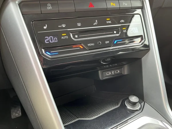 VOLKSWAGEN T-Roc (2023) — foto 7 van 21