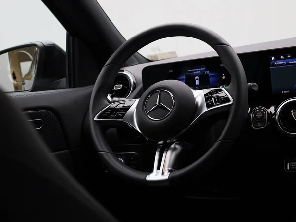 Mercedes-Benz GLA (2025) — foto 41 van 50