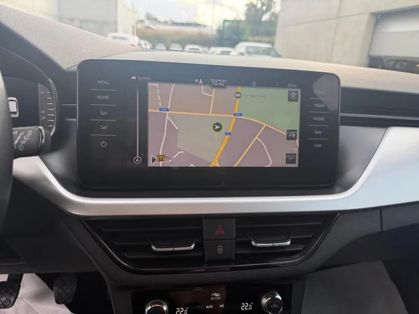SKODA Kamiq (2022) — foto 14 van 21