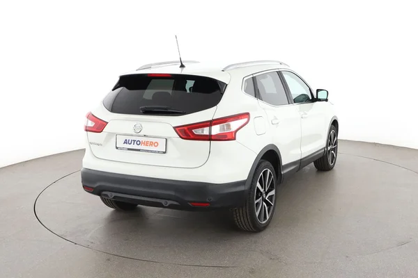 Nissan Qashqai (2016) — foto 12 van 16