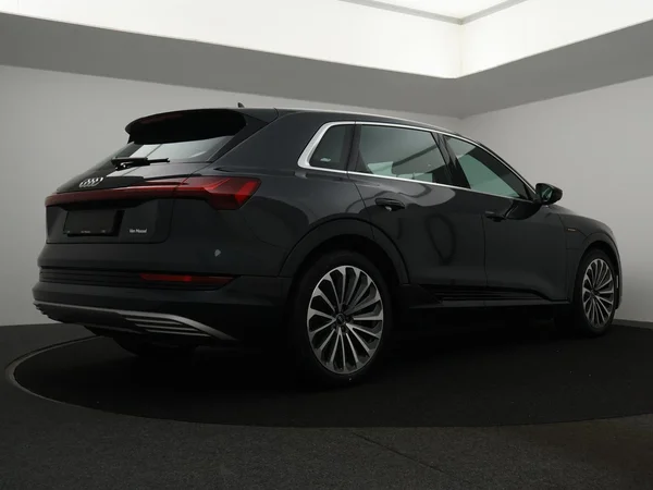 AUDI e-tron (2022) — foto 12 van 28