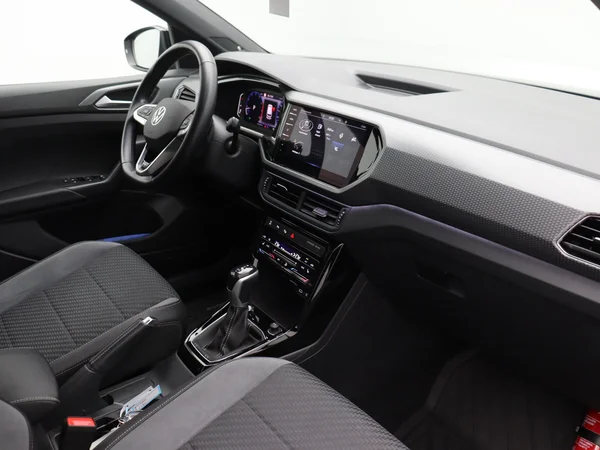 VOLKSWAGEN T-Cross (2024) — foto 13 van 16