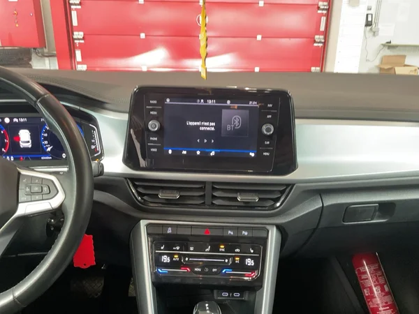 VOLKSWAGEN T-Roc (2022) — foto 5 van 22