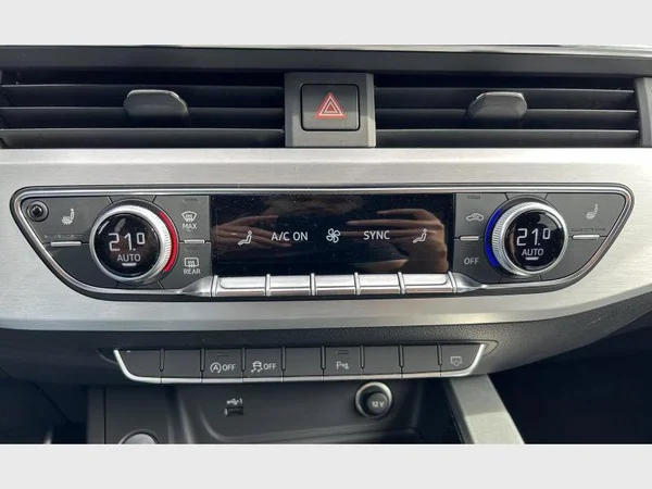 Audi A4 Avant (2023) — foto 13 van 36