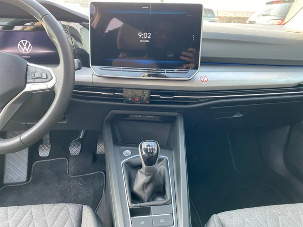 VOLKSWAGEN Golf VIII SW (2025) — foto 4 van 21