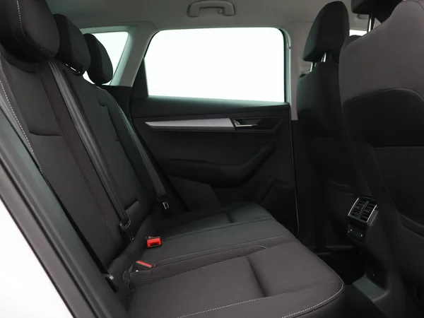 SKODA Karoq (2022) — foto 2 van 24