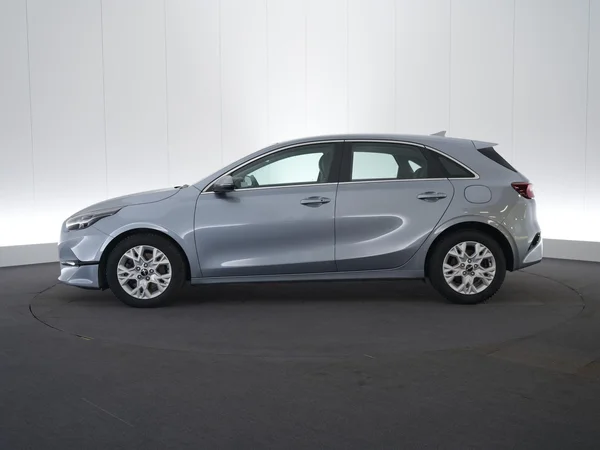 Kia cee'd (2024) — foto 23 van 28